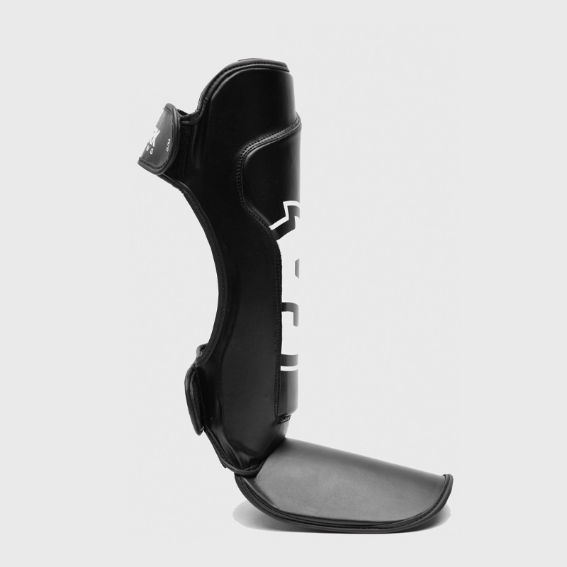 "Espinillera de Boxeo SKF 3.0 Negro/Blanco | SHARK BOXING"