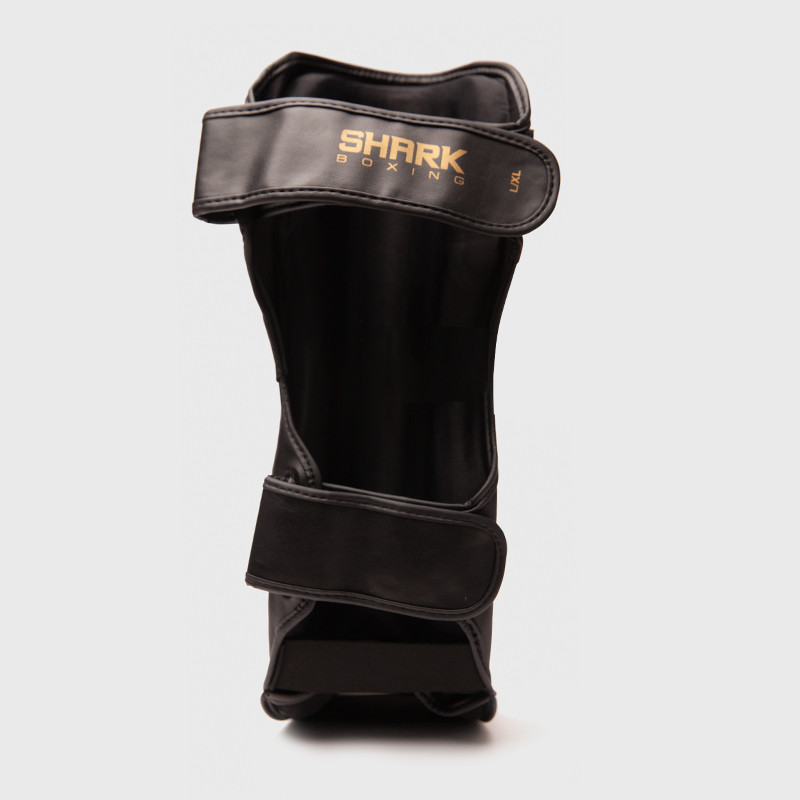"Espinillera de Boxeo SKF 3.0 Negro/Oro | SHARK BOXING"