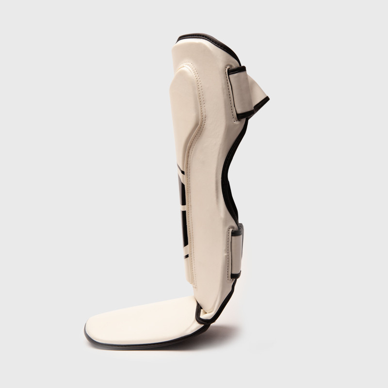 "Espinillera de Boxeo SKF 3.0 Blanco/Negro | SHARK BOXING"