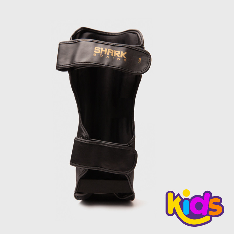 "Espinillera Infantil de Boxeo SFK 3.0 Negro/Oro | SHARK BOXING"
